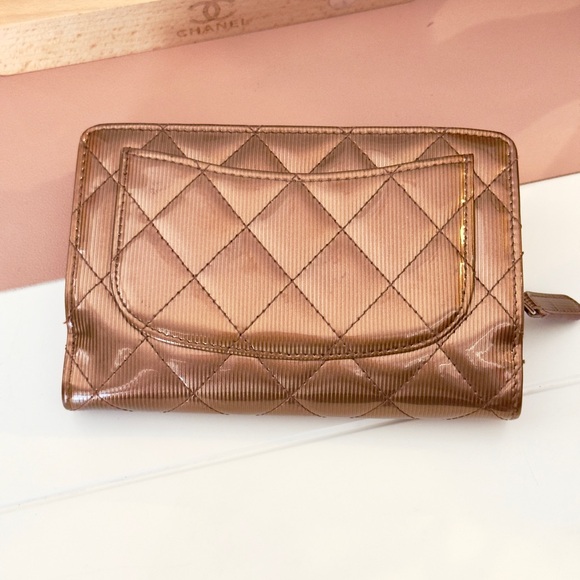 RARE Chanel Patent Leather Wallet - Picture 2 of 10